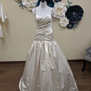 Kenneth Pool Wedding Dress Size 8 - 6